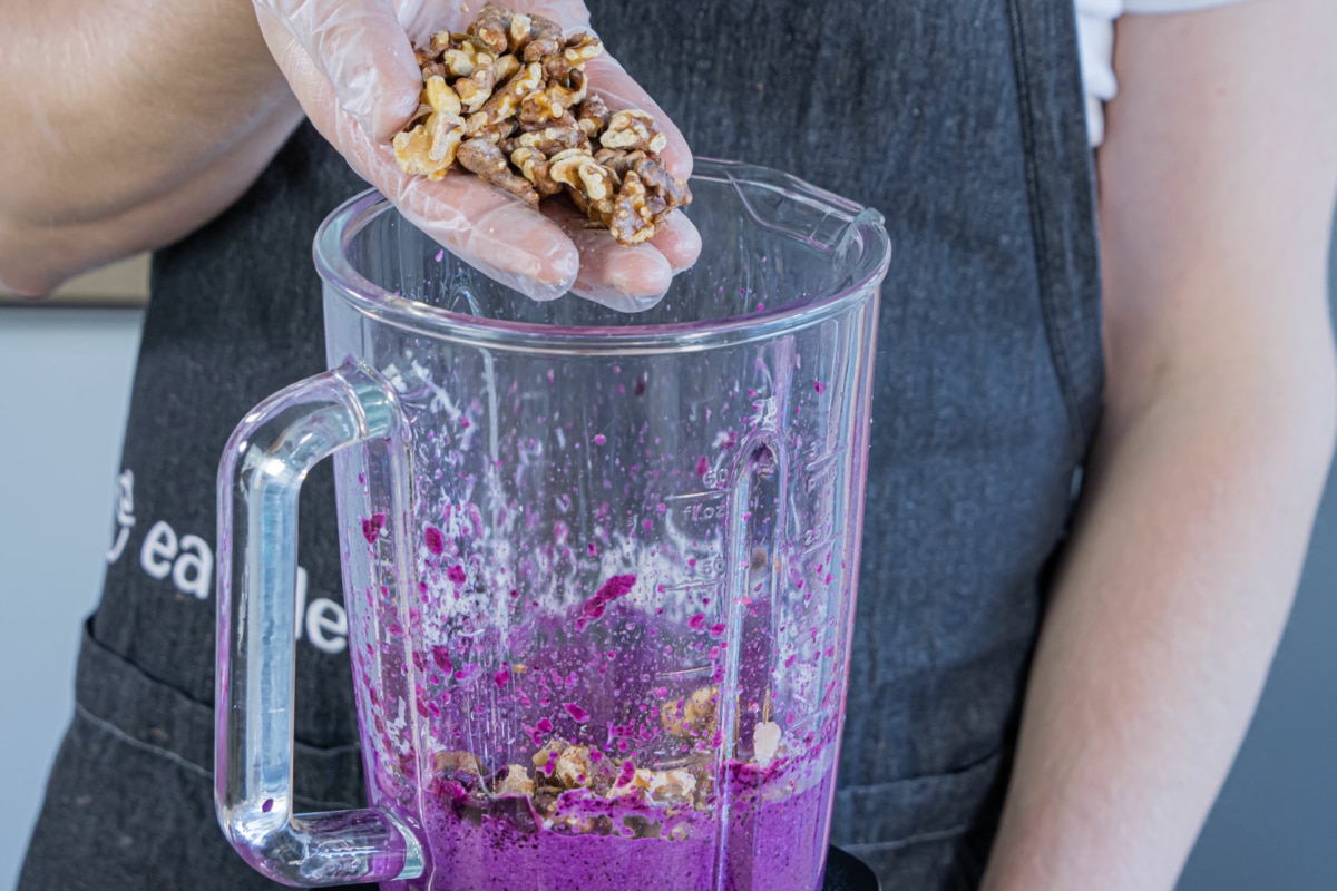 Rotkohlpesto mit Walnüssen | Rezept - eat.de Rotkohlpesto mit Walnüssen | Rezept - eat.de