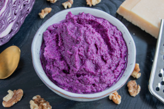 Rotkohlpesto mit Walnüssen