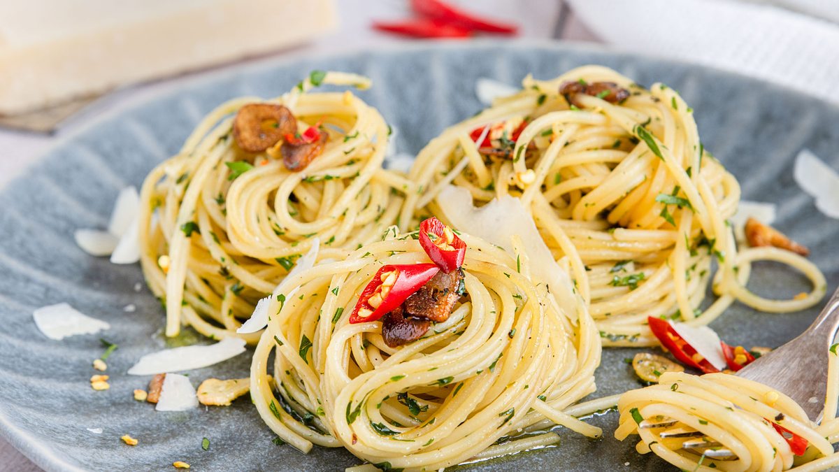 Spaghetti aglio e olio e peperoncino