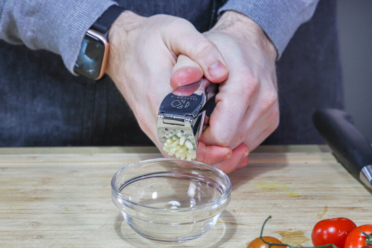 Knoblauch dazugeben