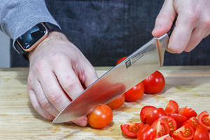 Tomaten halbieren
