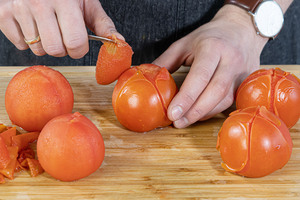 Tomaten schälen