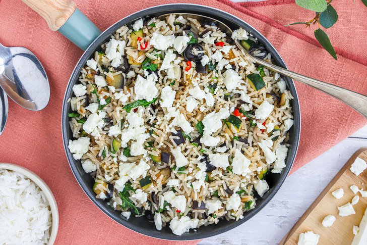 Vegetarische Reispfanne mit Feta