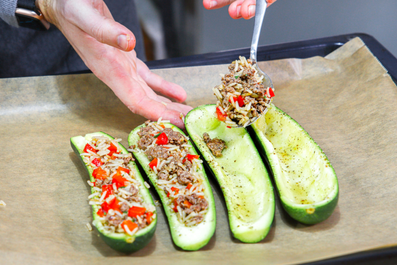 Zucchini mit Hackfleisch füllen