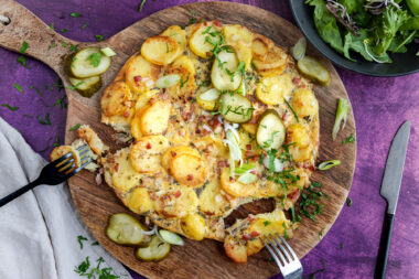 Klassisches Bauernfrühstück mit Schinken