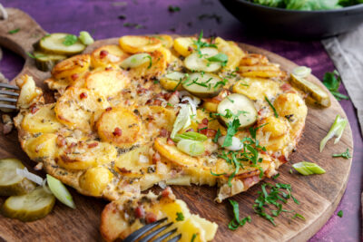 Klassisches Bauernfrühstück mit Schinken