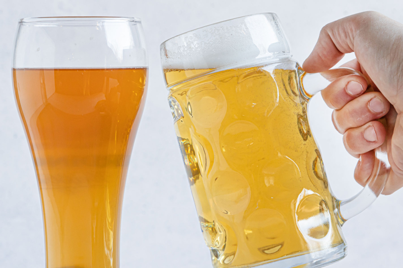 Was hat mehr Kalorien Bier oder Wein? Was macht dicker?
