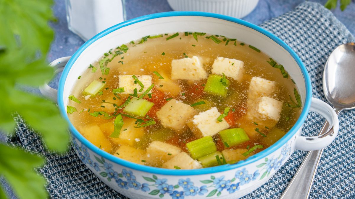 Eierstich mit Sahne selber machen | Rezept - eat.de