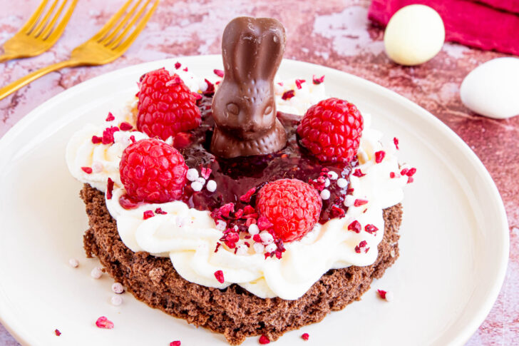 Ostertorte mit Himbeeren - schnell und einfach