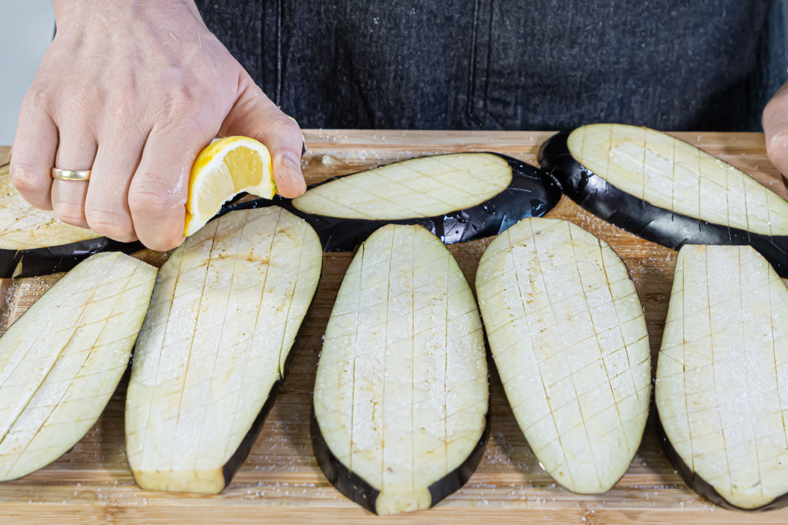 Auberginen perfekt braten mit diesen 6 Tipps