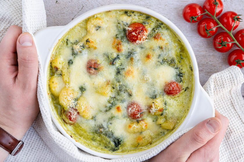 Gnocchi-Spinat-Auflauf mit Kirschtomaten