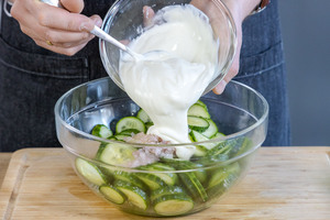Joghurt dazu geben