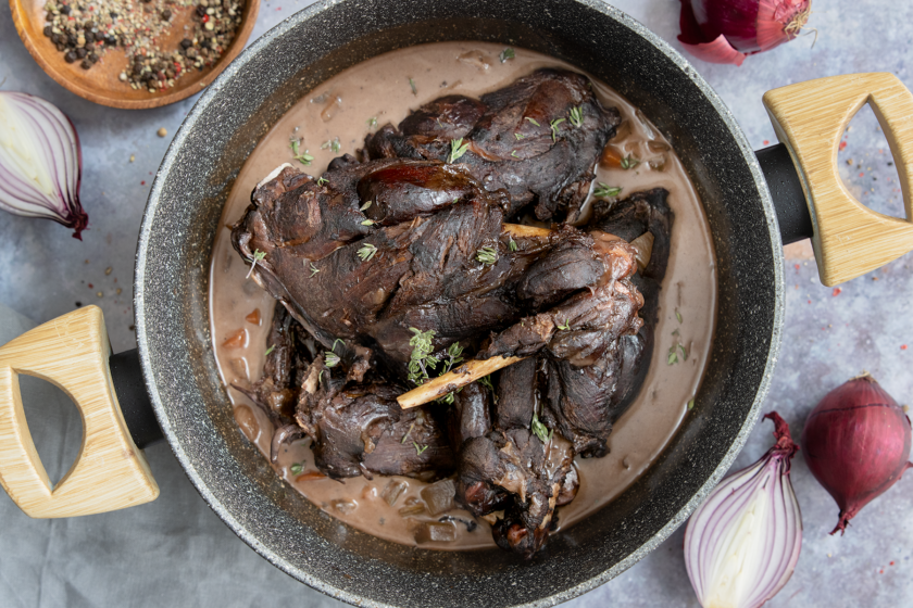 Hasenbraten mit Rotwein