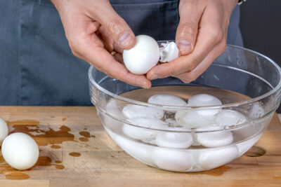 Eier schälen