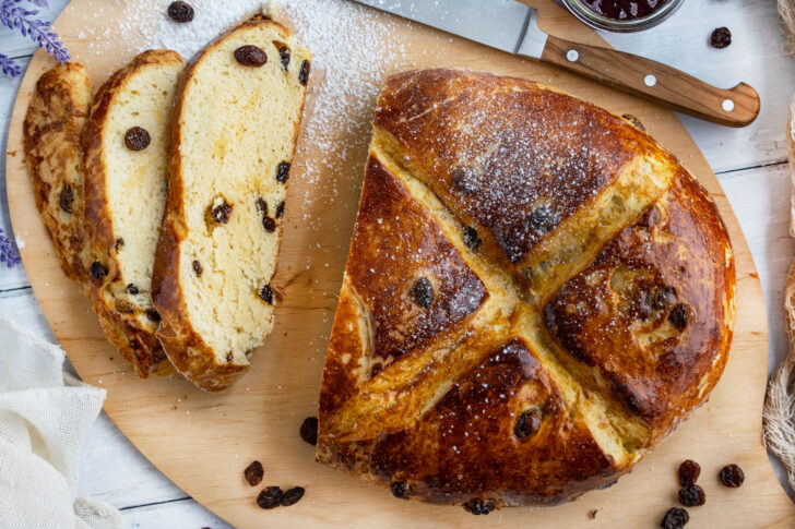 Osterbrot mit Trockenhefe