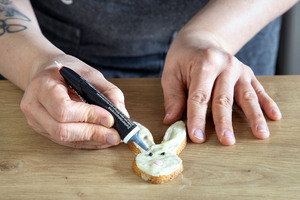 Hasenplätzchen verzieren