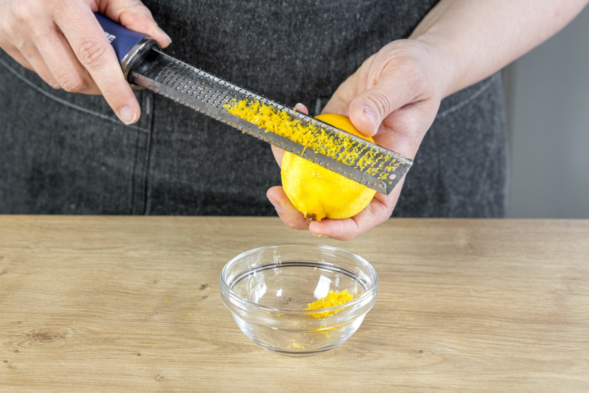 Osterkranz mit frischer Hefe backen - eat.de