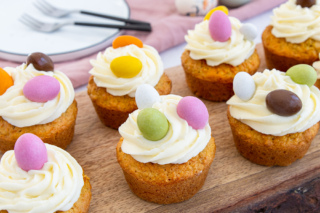 Oster-Muffins backen