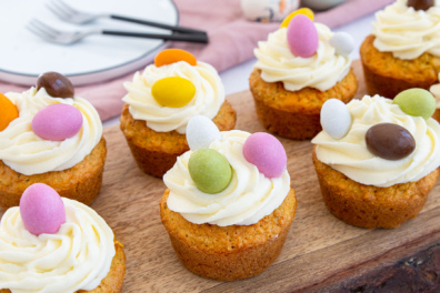 Oster-Muffins backen