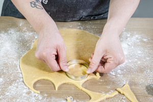 Osterplätzchen ausstechen