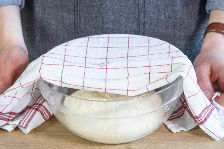 Pizzateig über Nacht gehen lassen Rezept eat.de