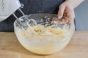 Alles zu glattem Teig verrühren 