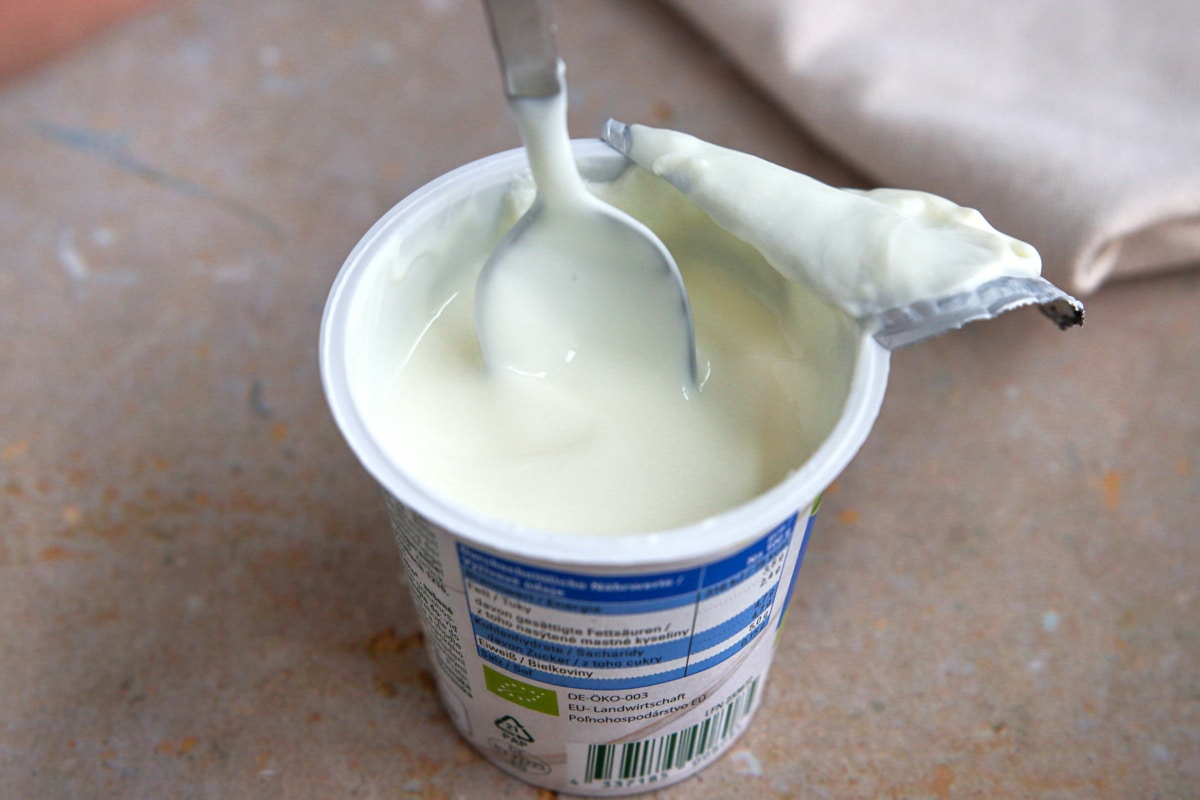 Schmand ersetzen durch was? 5 gesunde Alternativen eat.de