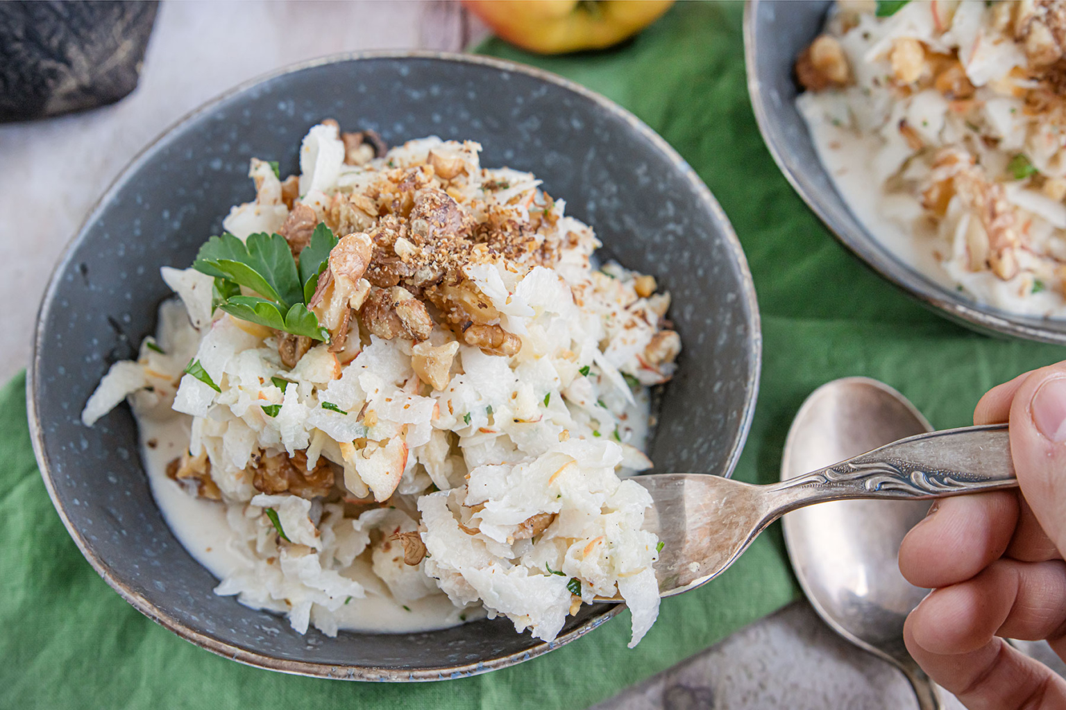 Rettichsalat mit Apfel und Schmand | Rezept