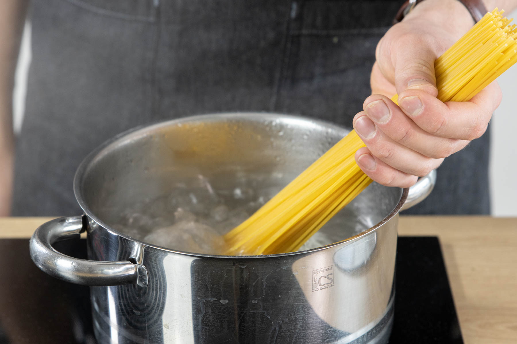 Spaghetti al dente kochen