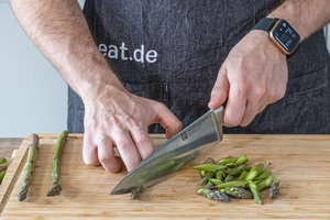 Spargel schneiden