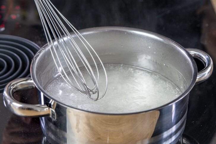 Tortenguss kochen