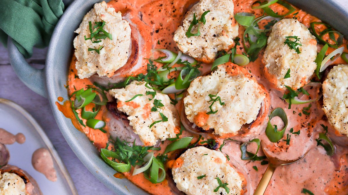 Überbackene Schweinemedaillons aus dem Backofen | Rezept - eat.de