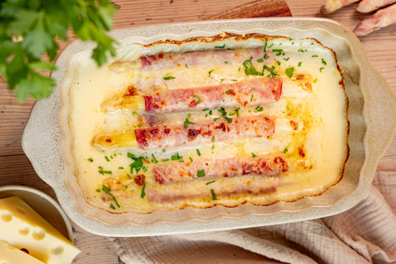 Überbackene Schinken-Spargel-Röllchen