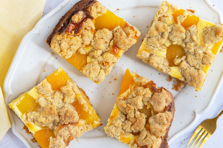 Aprikosenkuchen mit Schmand