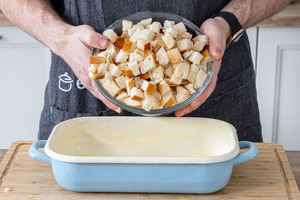 Brotwürfel dazugeben