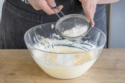 Puddingpulver dazu sieben
