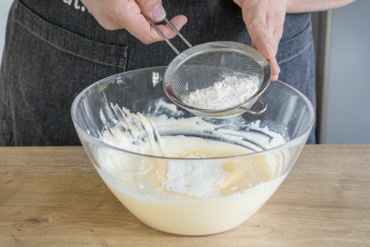 Puddingpulver dazusieben