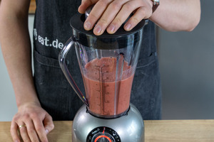 Erdbeer Bananen Smoothie pürieren