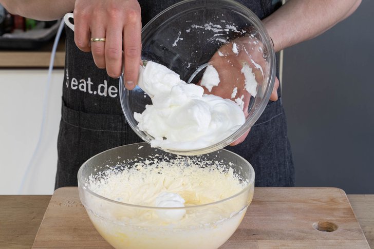 Eischnee unterheben