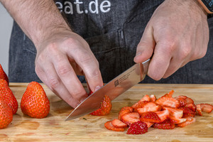Erdbeeren schneiden