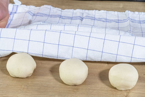 Teigrohlinge abdecken