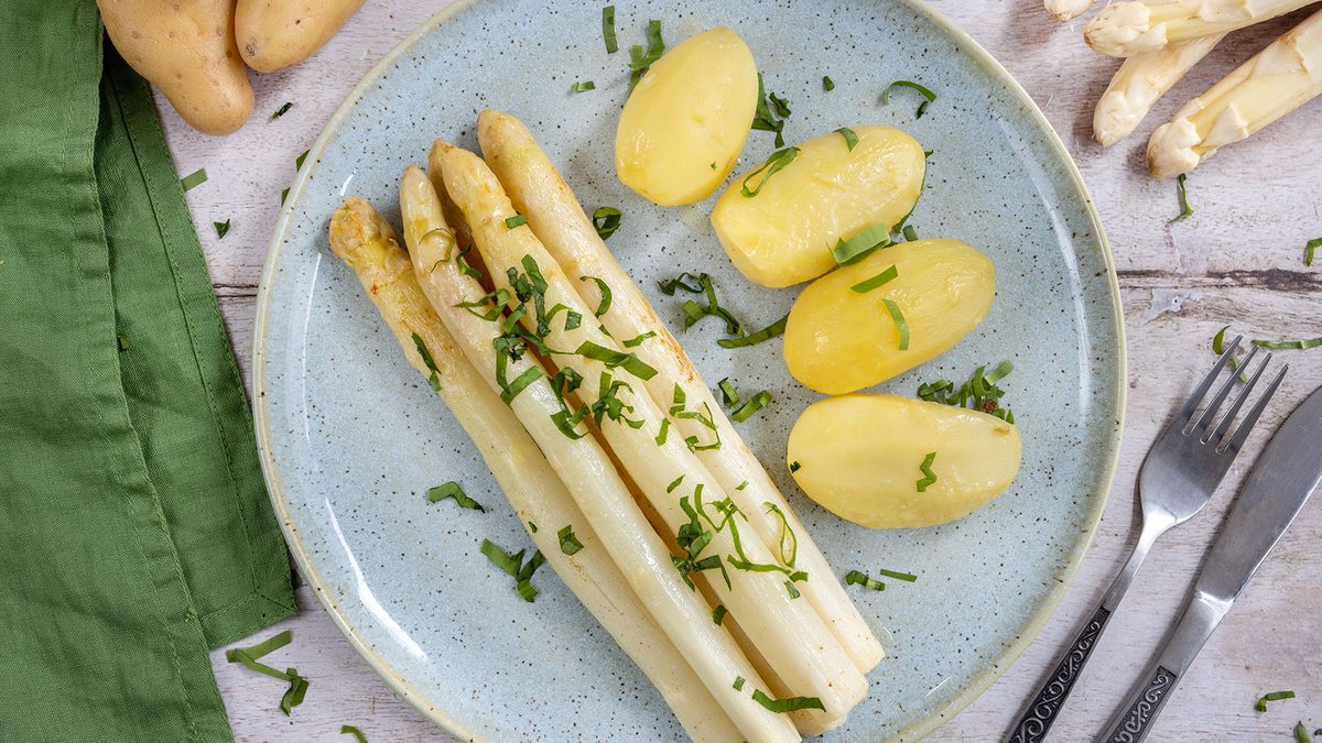 Klassischer Spargel in Butter | Rezept - eat.de