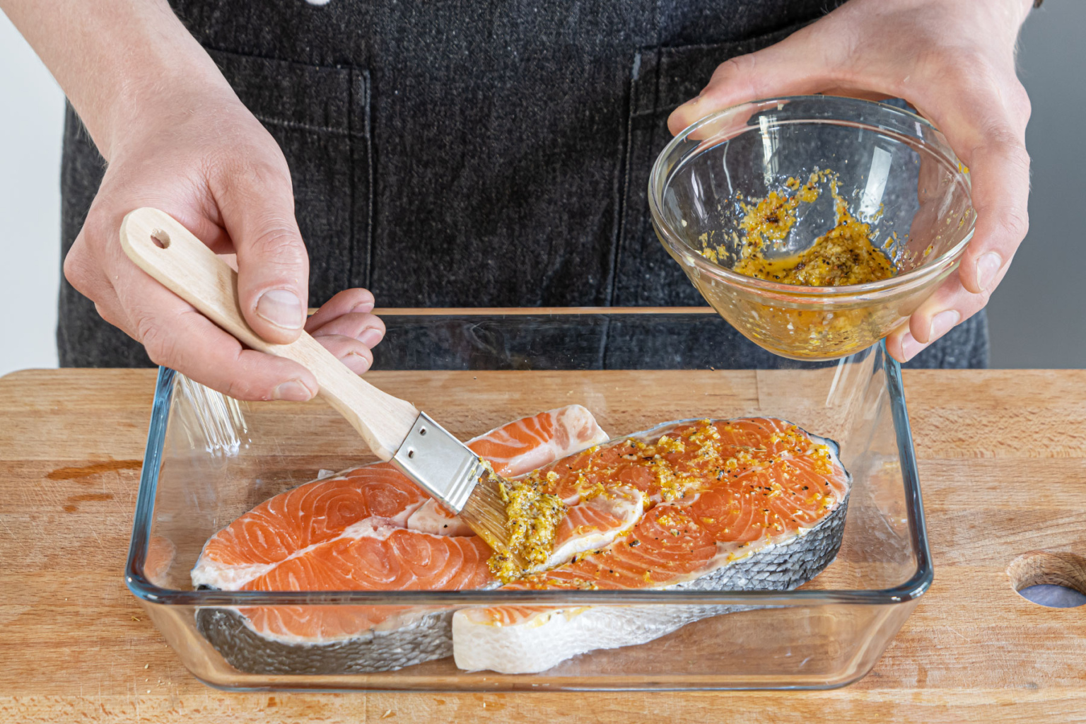 Lachs marinieren: Marinade mit Zitrone und Olivenöl | Rezept