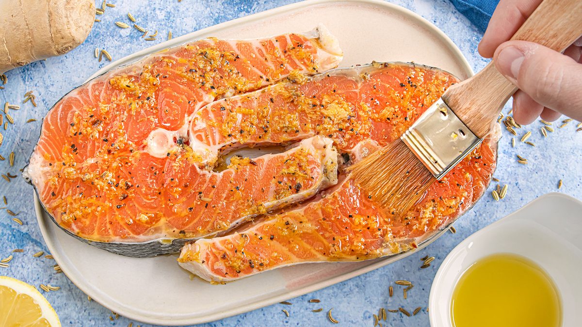 Lachs marinieren: Marinade mit Zitrone und Olivenöl | Rezept