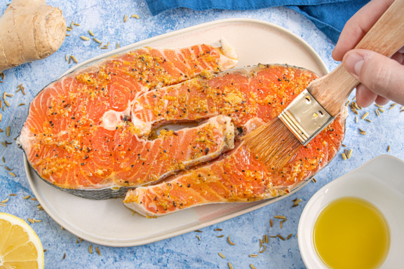 Lachs Marinade mit Zitrone und Olivenöl