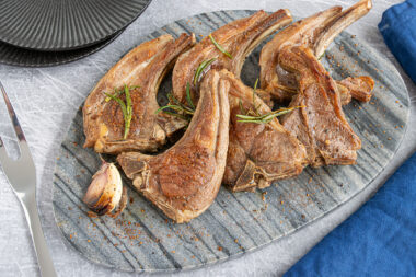 Lammkoteletts braten