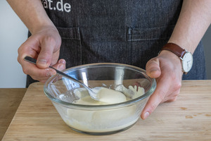 Joghurt verrühren