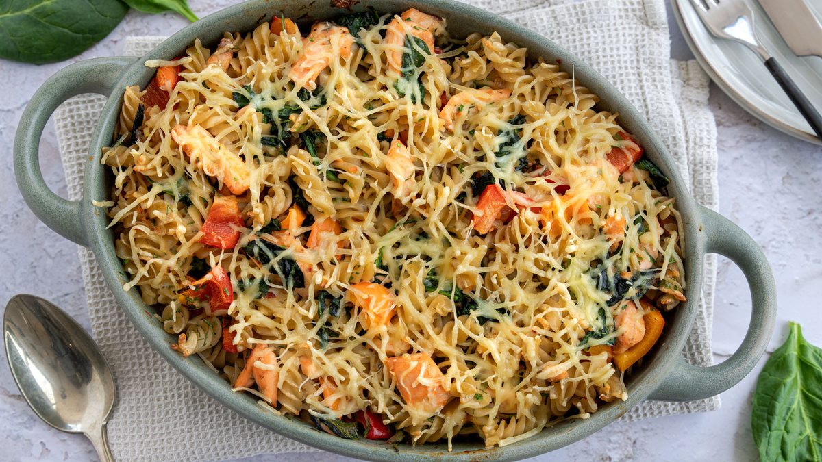 Nudelauflauf mit Lachs und Spinat