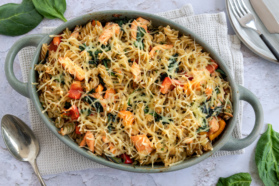 Nudelauflauf mit Lachs und Spinat