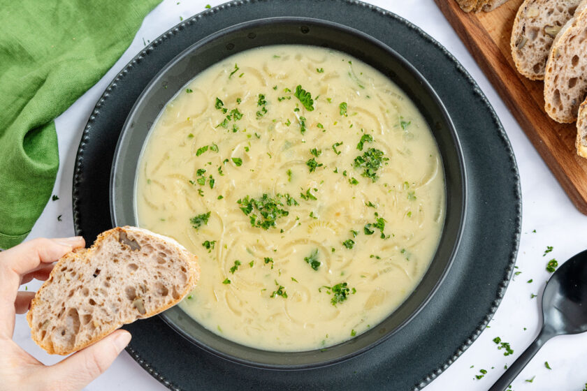 Omas Zwiebelsuppe